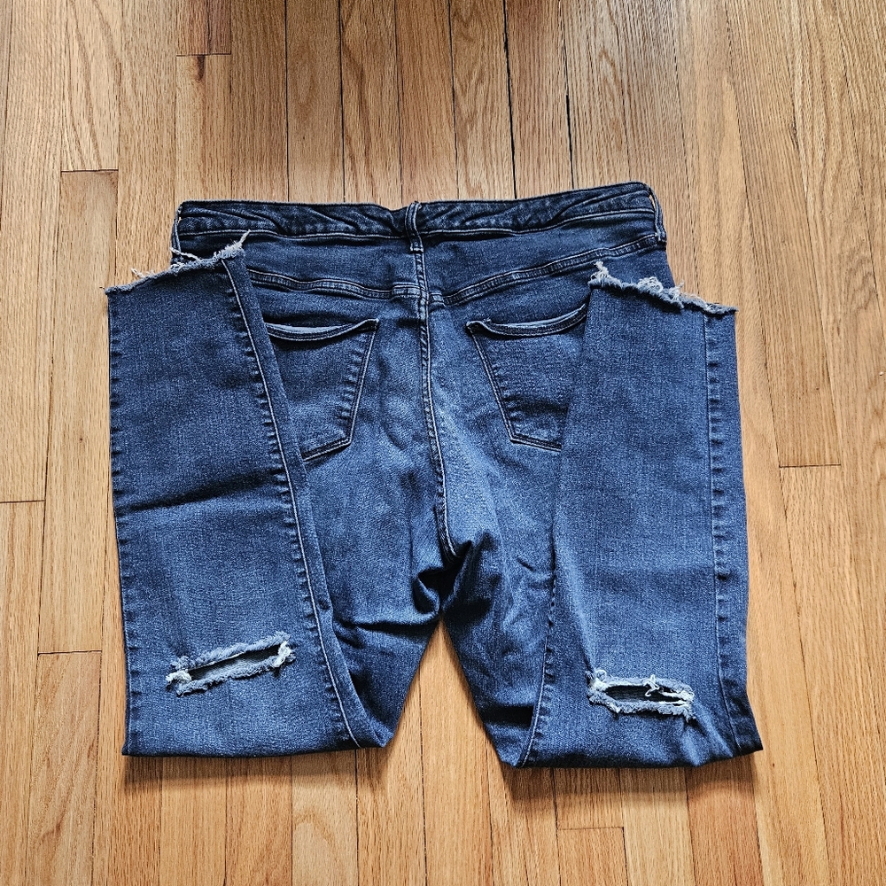 Universal Thread Medium Blue Ripped Skinny Jeans - Picture 3 of 4